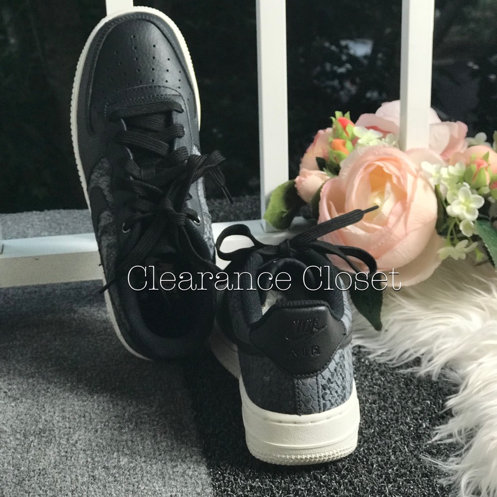 NWT Nike Air Force 1 LV8 SE Anthracite W AUTHENTIC - Picture 5 of 7